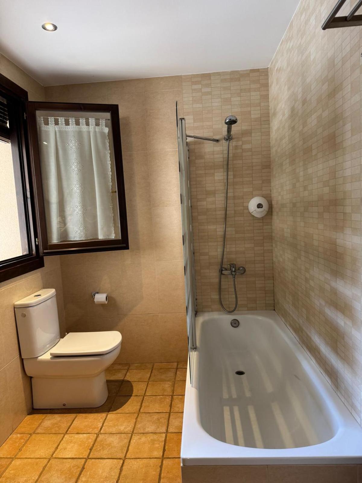 Hotel Guara Inluka Las Almunias Ngoại thất bức ảnh