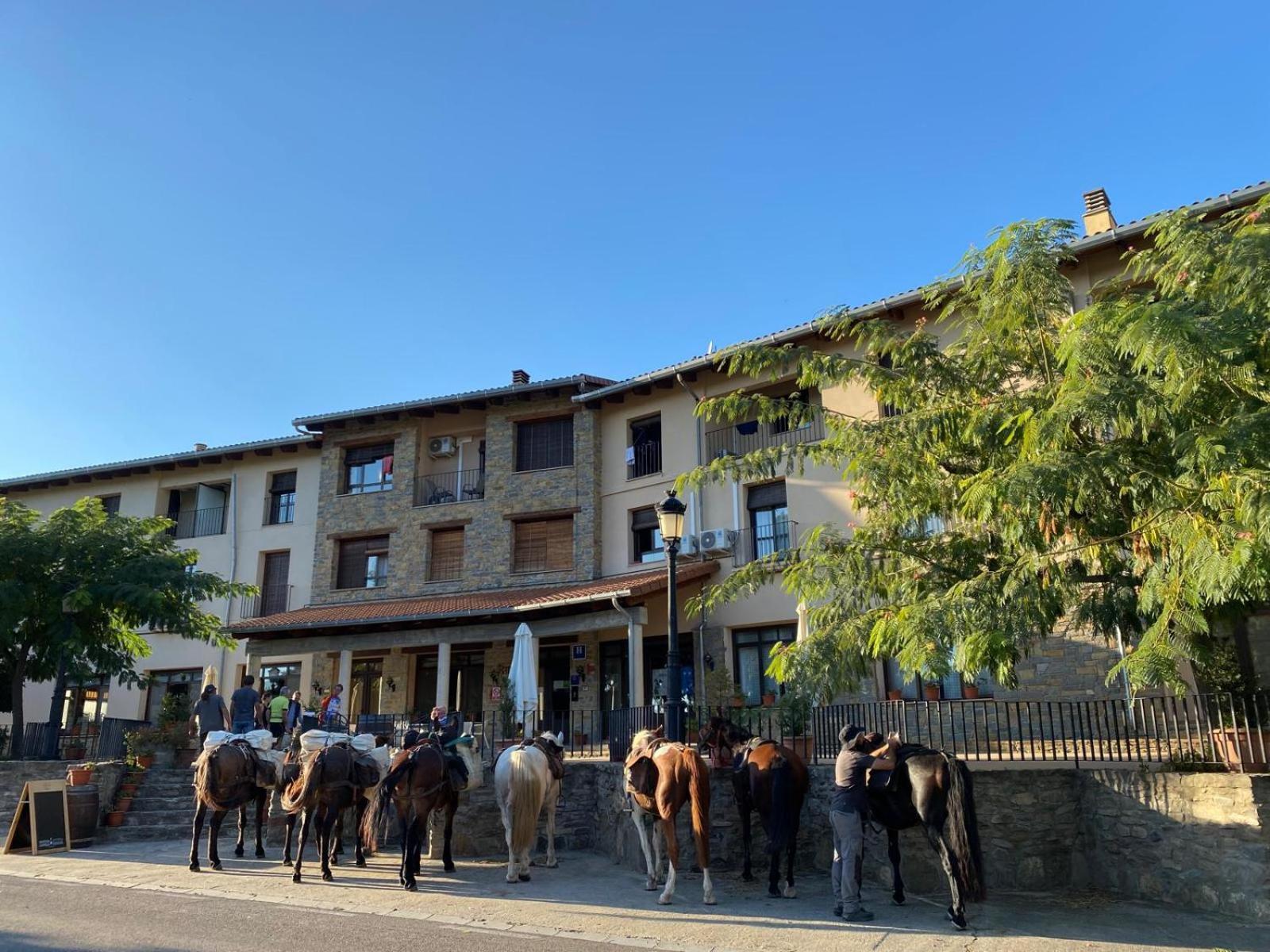 Hotel Guara Inluka Las Almunias Ngoại thất bức ảnh