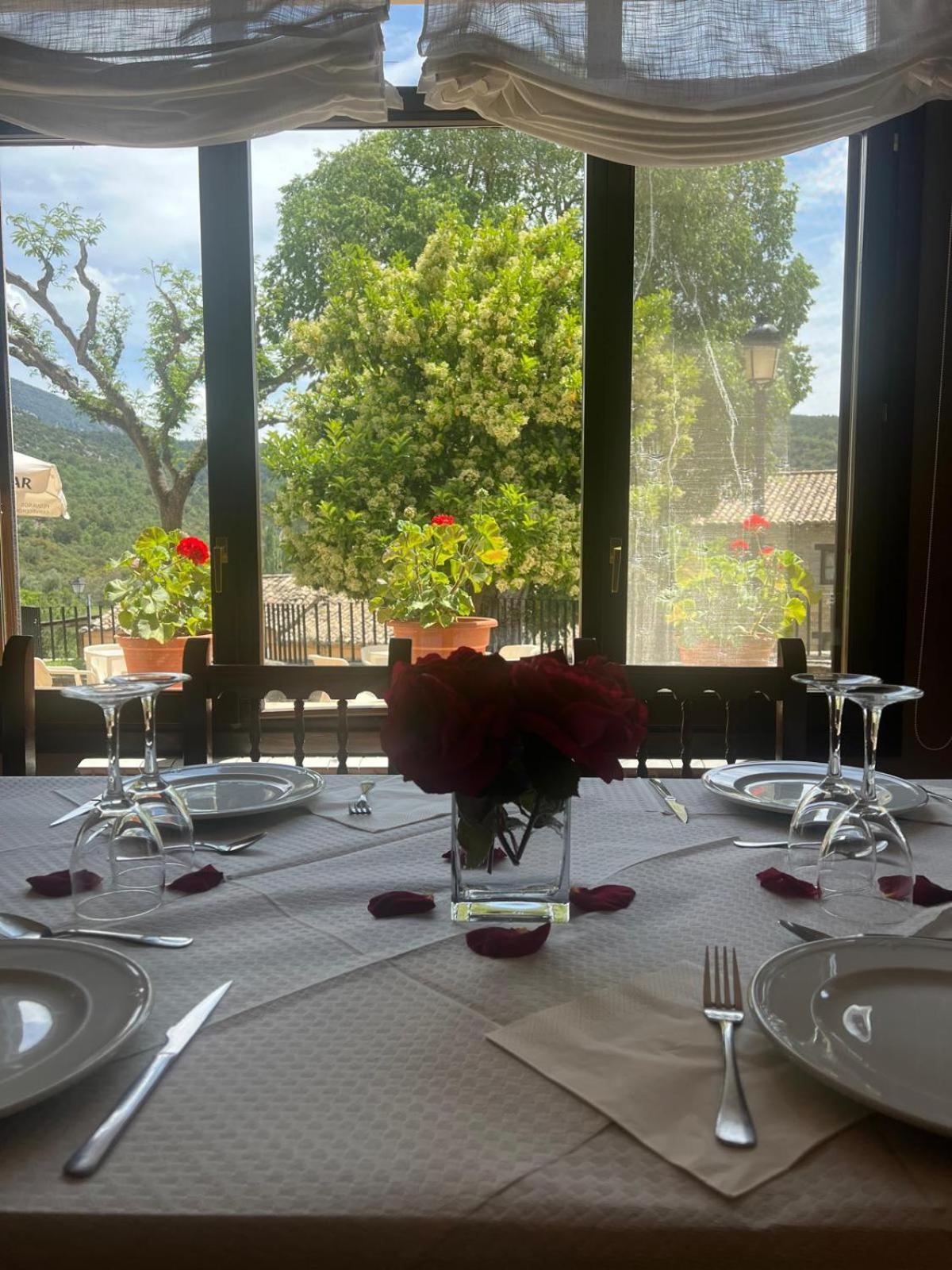 Hotel Guara Inluka Las Almunias Ngoại thất bức ảnh