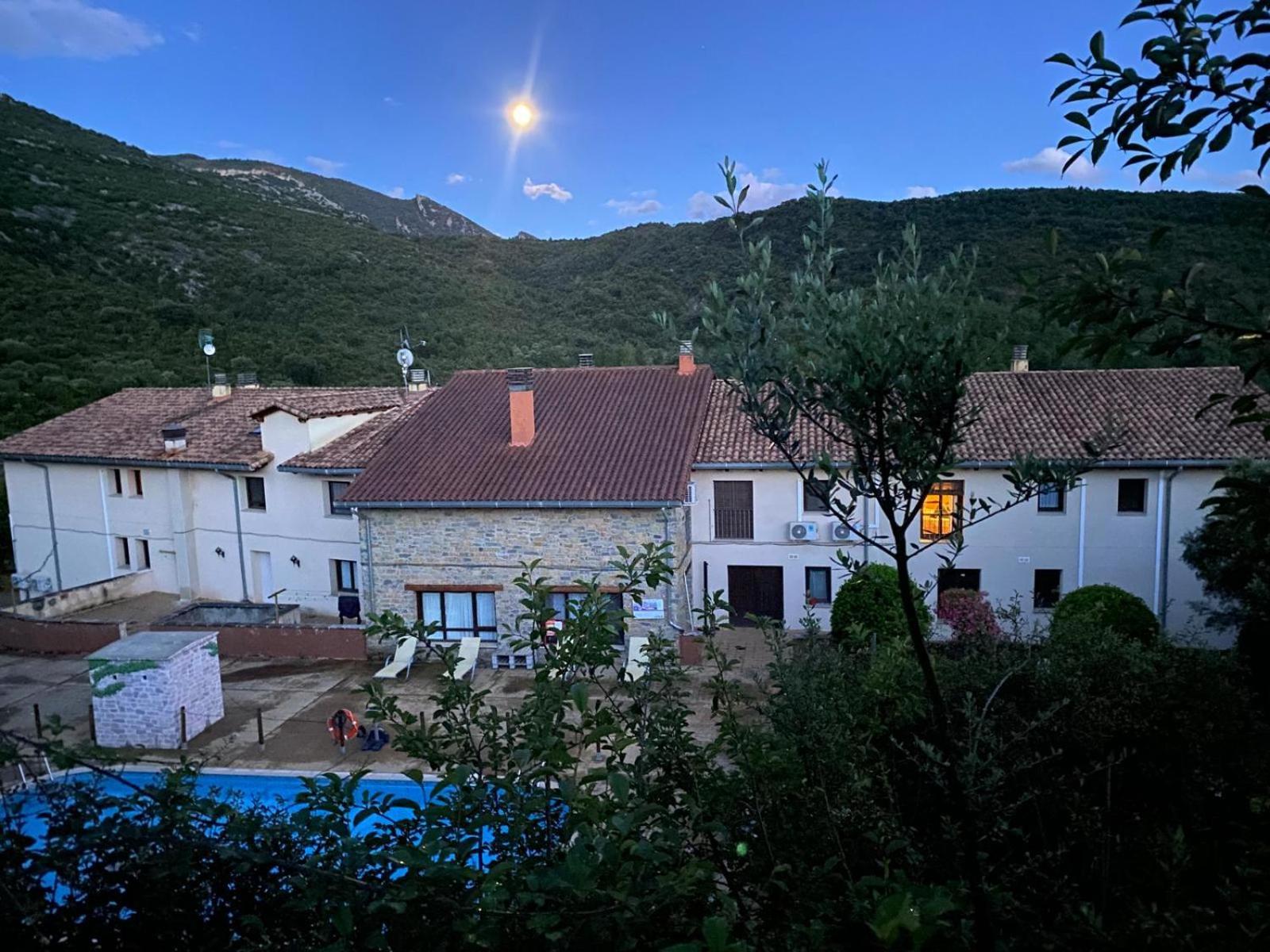Hotel Guara Inluka Las Almunias Ngoại thất bức ảnh