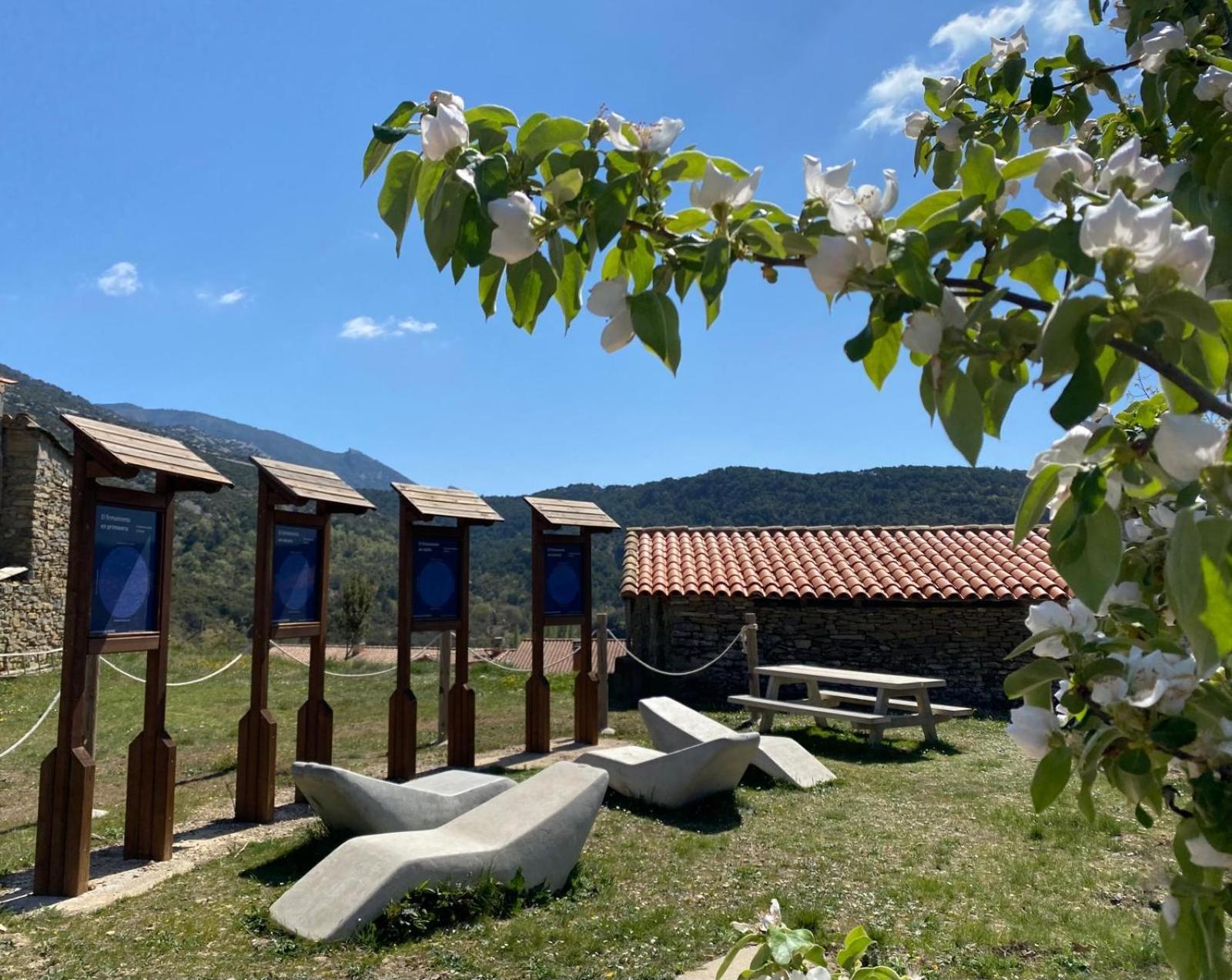 Hotel Guara Inluka Las Almunias Ngoại thất bức ảnh